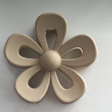 Oversize Matte Flower Hair Clip