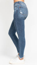 HW Skinny With Destroy and Shark Bit Hem